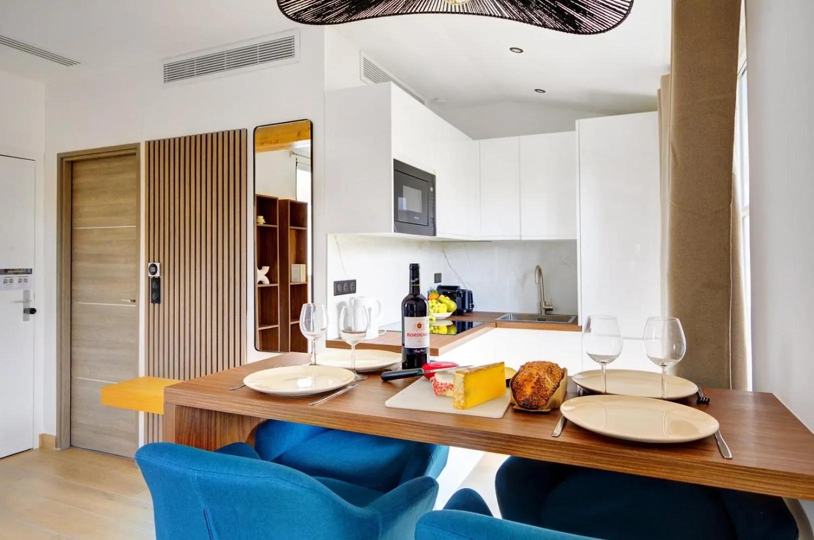 Bluestay 296 - Superbe A 17 Paris
